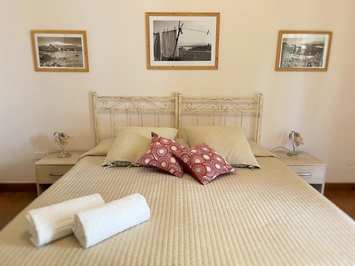 B&B Evelyne Taormina Eksteriør billede
