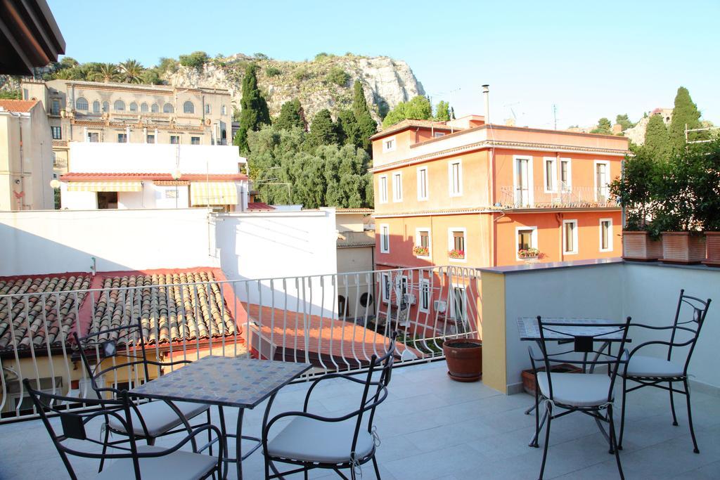B&B Evelyne Taormina Eksteriør billede