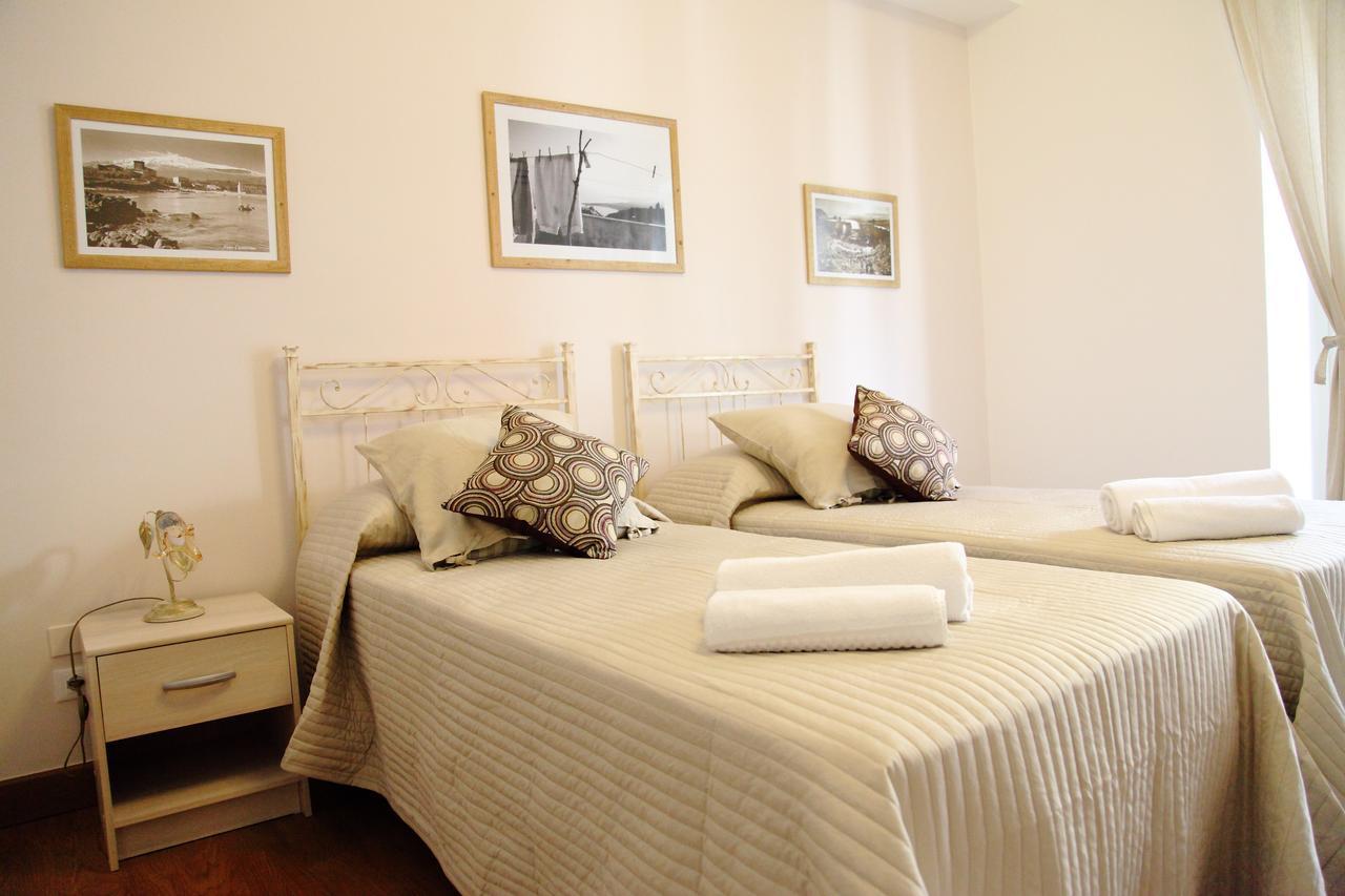 B&B Evelyne Taormina Eksteriør billede